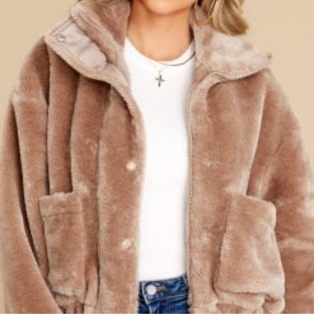 NWT Blank NYC Bicoastal Faux Fur Jacket Size LARGE Beige - Picture 3 of 16